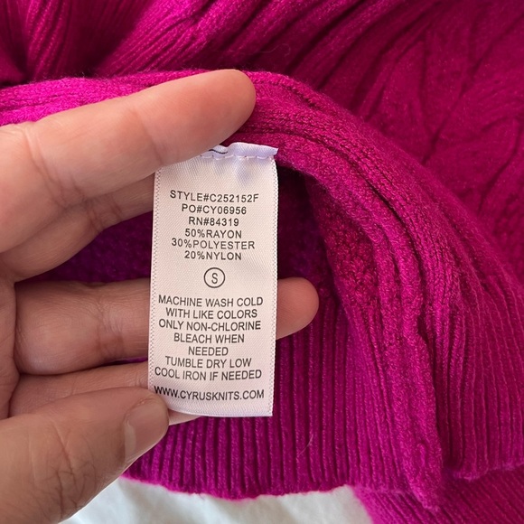 Cyrus Fuchsia Cable Knit Crewneck Sweater S - Picture 9 of 10